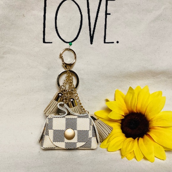 Mini Purse Keychain - Picture 2 of 3